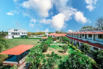 Rupis Resort Near Udaipur Airport,Udaipur>>Dabok,3 star