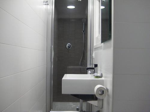 hostal putxet by gaiarooms