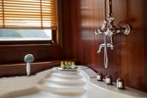 la regina royal cruise