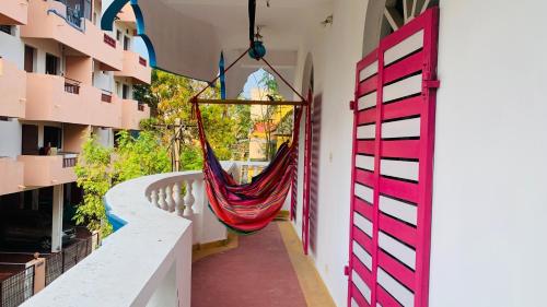 holi wood guesthouse