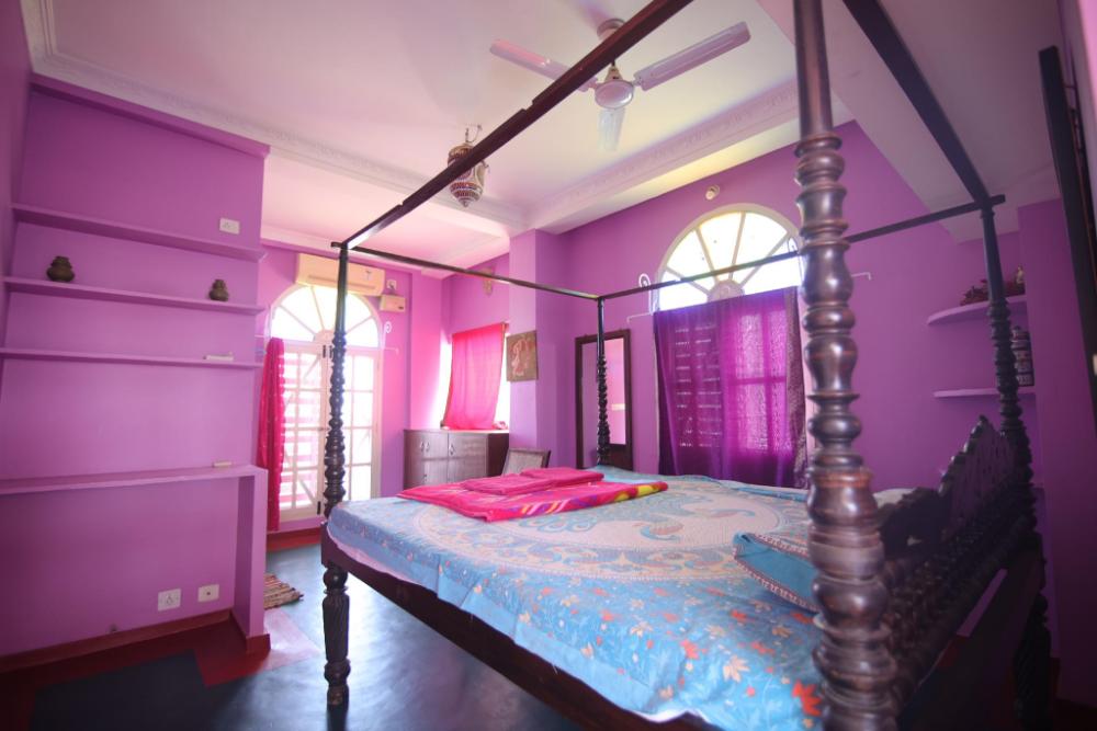 holi wood guesthouse