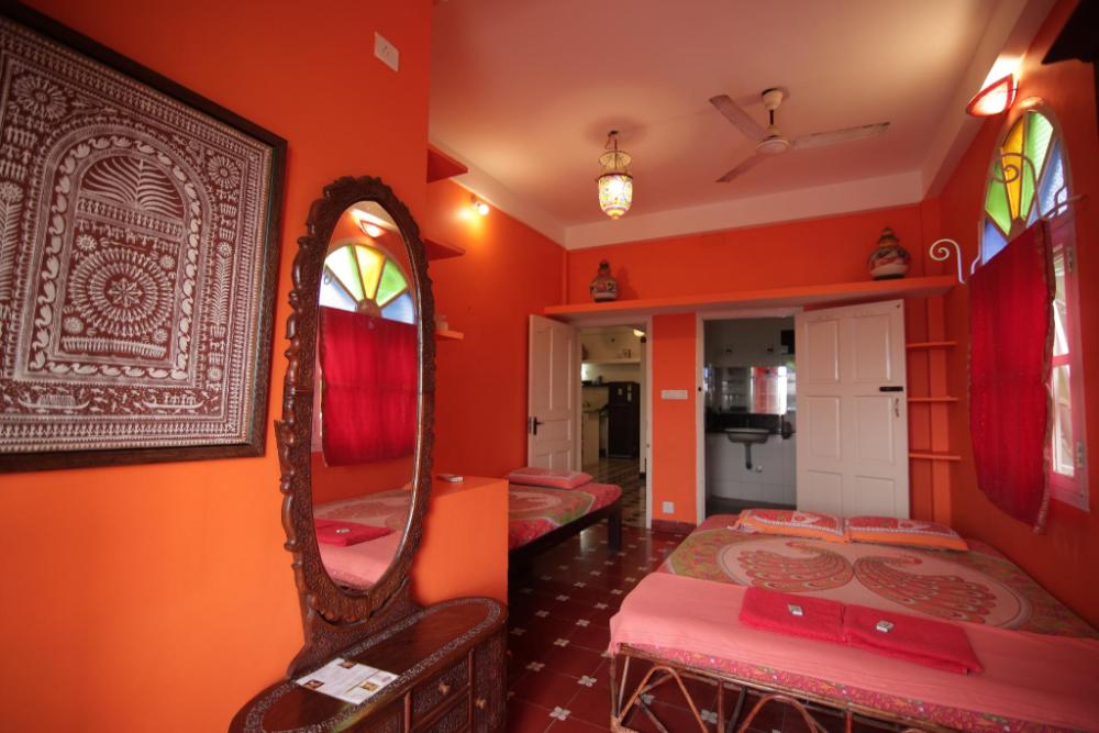 holi wood guesthouse