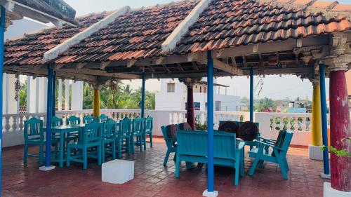 holi wood guesthouse