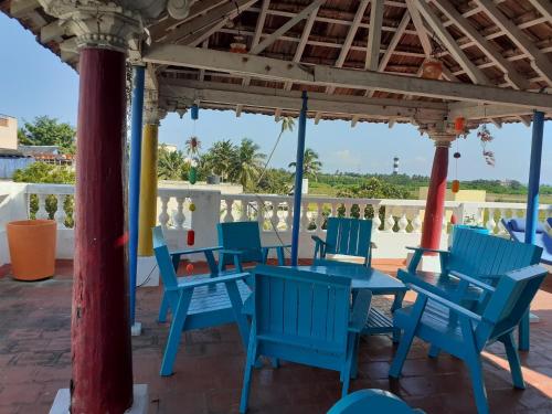 holi wood guesthouse