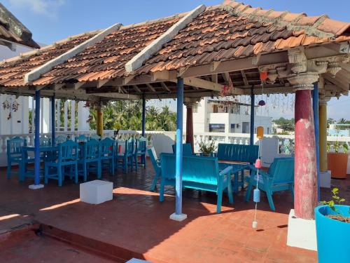 holi wood guesthouse