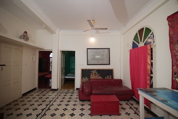 holi wood guesthouse
