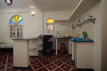 holi wood guesthouse