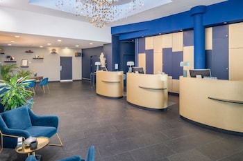 renaissance paris arc de triomphe hotel