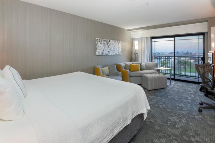 courtyard by marriott san diego airport liberty station
