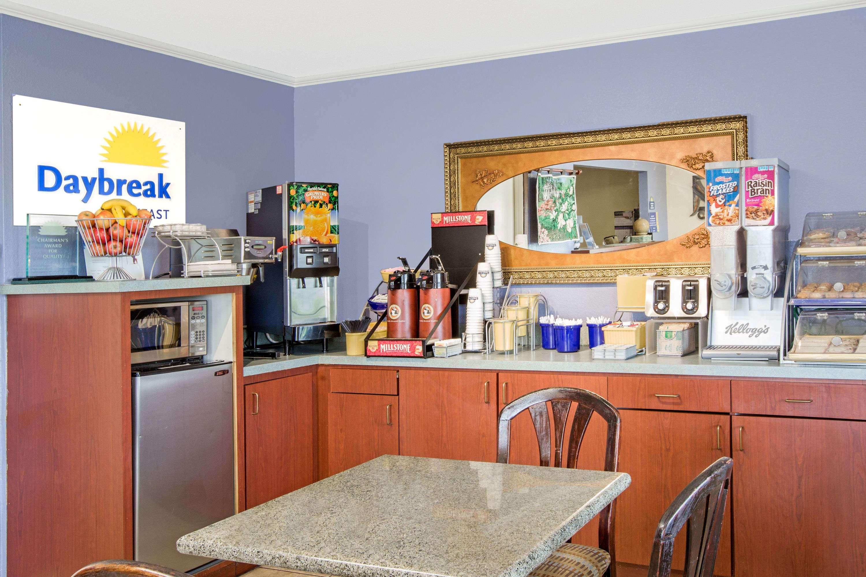 days inn by wyndham monroe la