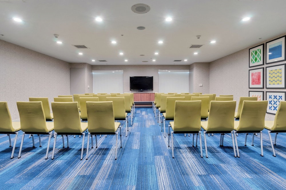 holiday inn express and suites lake elsinore by ihg