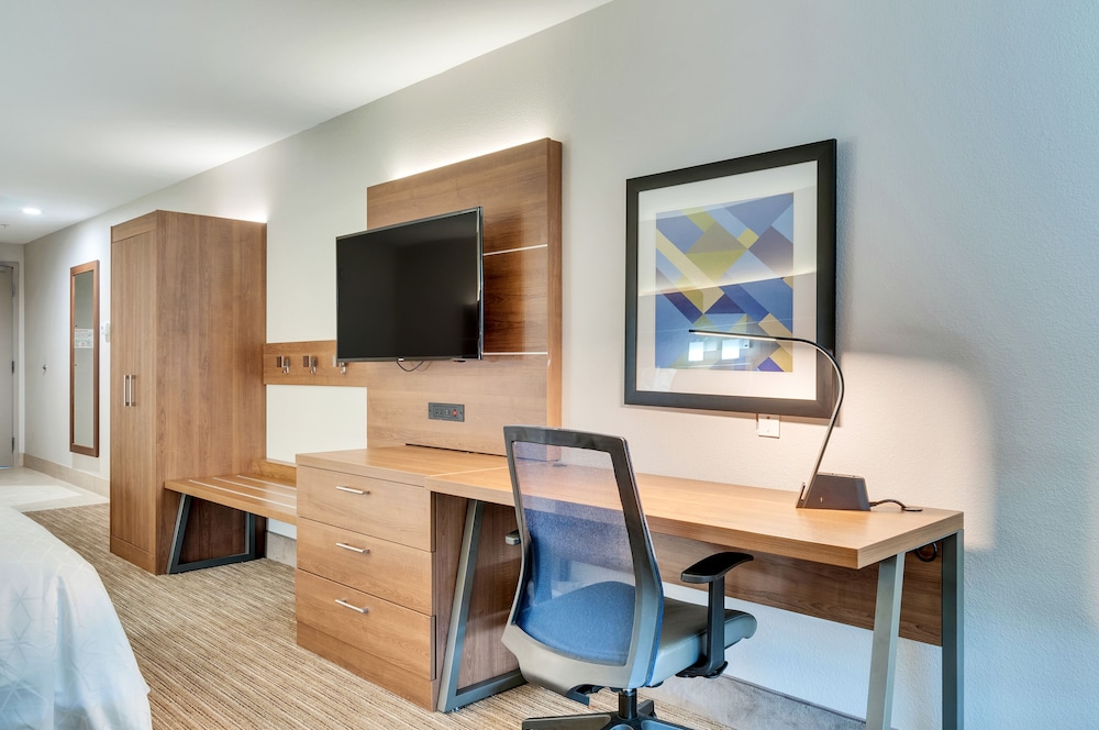 holiday inn express and suites lake elsinore by ihg