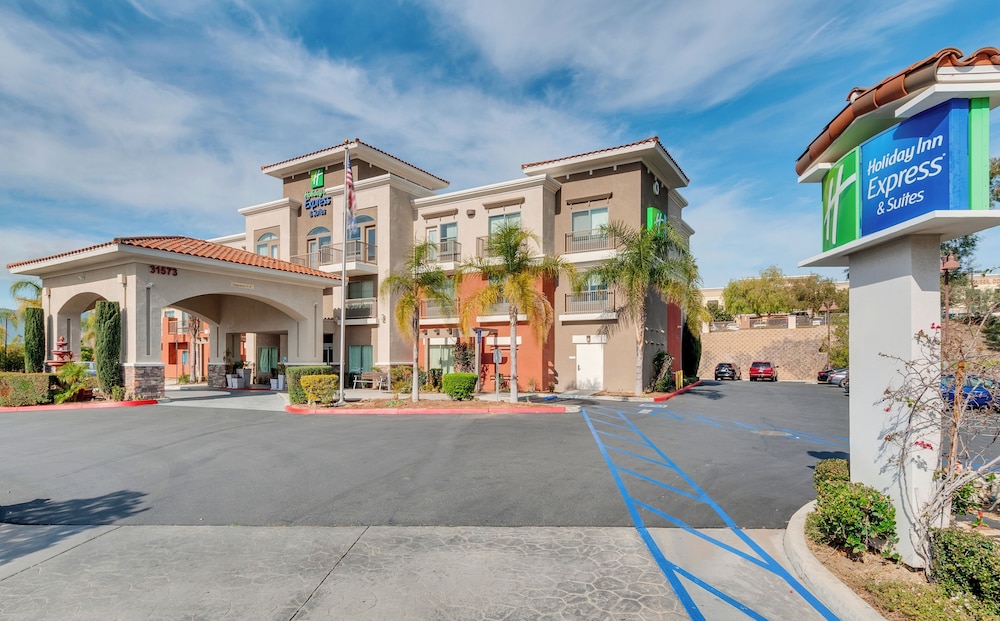 holiday inn express and suites lake elsinore by ihg