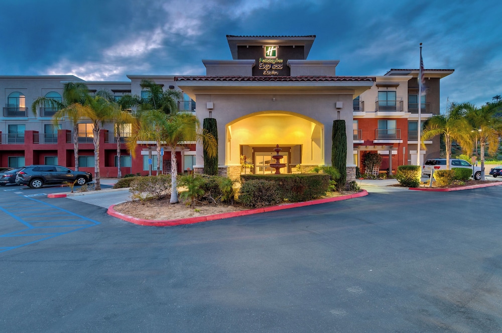holiday inn express and suites lake elsinore by ihg