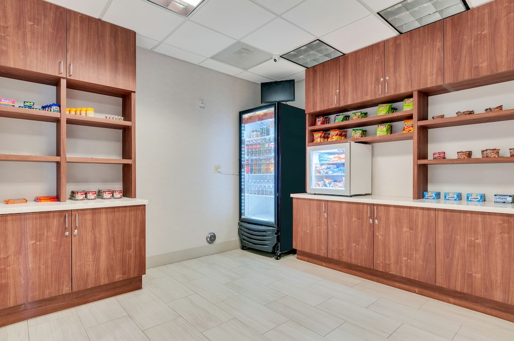 holiday inn express and suites lake elsinore by ihg