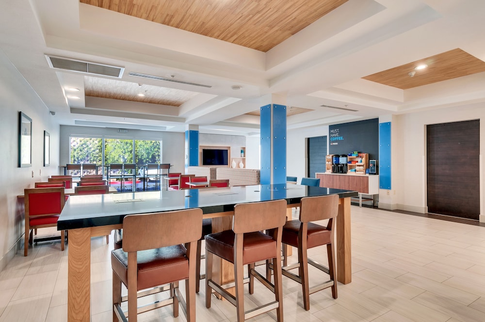 holiday inn express and suites lake elsinore by ihg