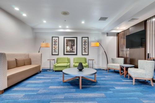 holiday inn express and suites lake elsinore by ihg