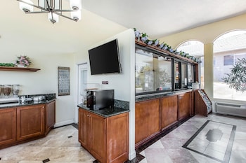 Rodeway Inn & Suites Canyon Lake-Menifee West,Lake Elsinore>>Canyon Lake,2 star