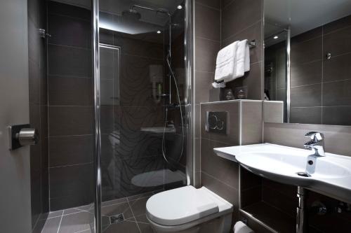 hotel eiffel saint charles