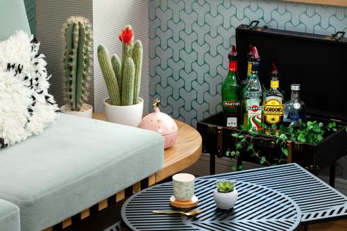 hotel eiffel saint charles
