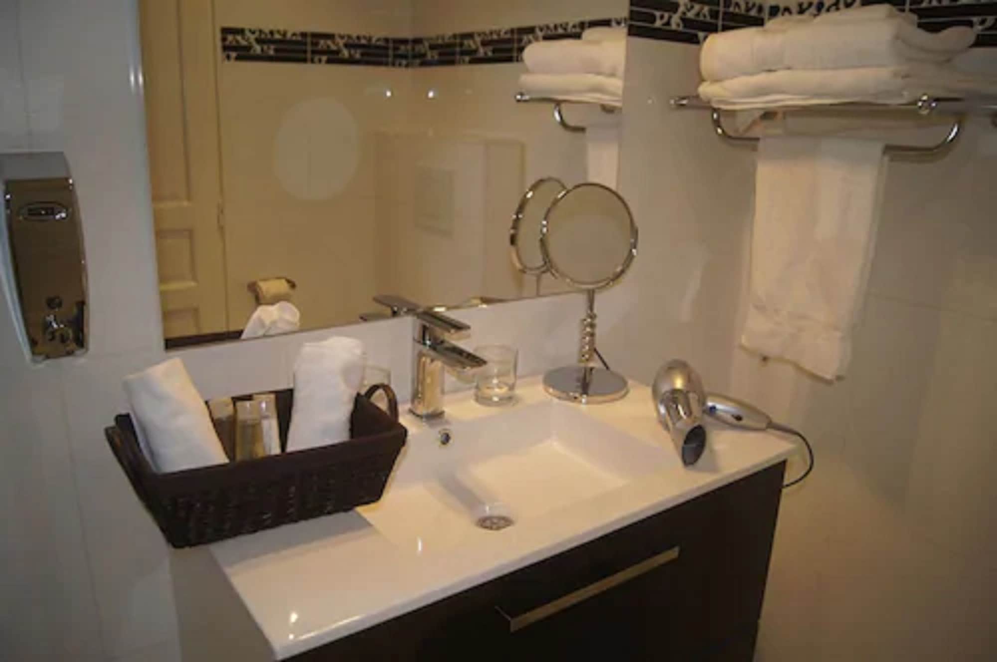 hotel regina montmartre