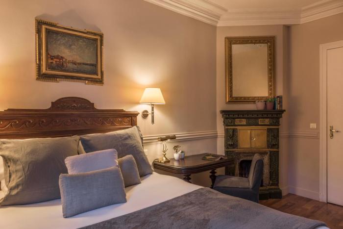 hotel de la porte doree