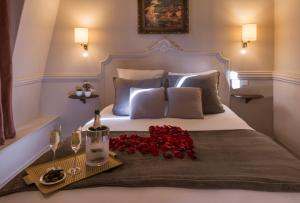 hotel de la porte doree