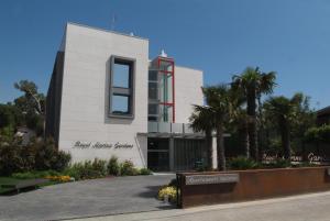 apartamentos turisticos royal marina gardens