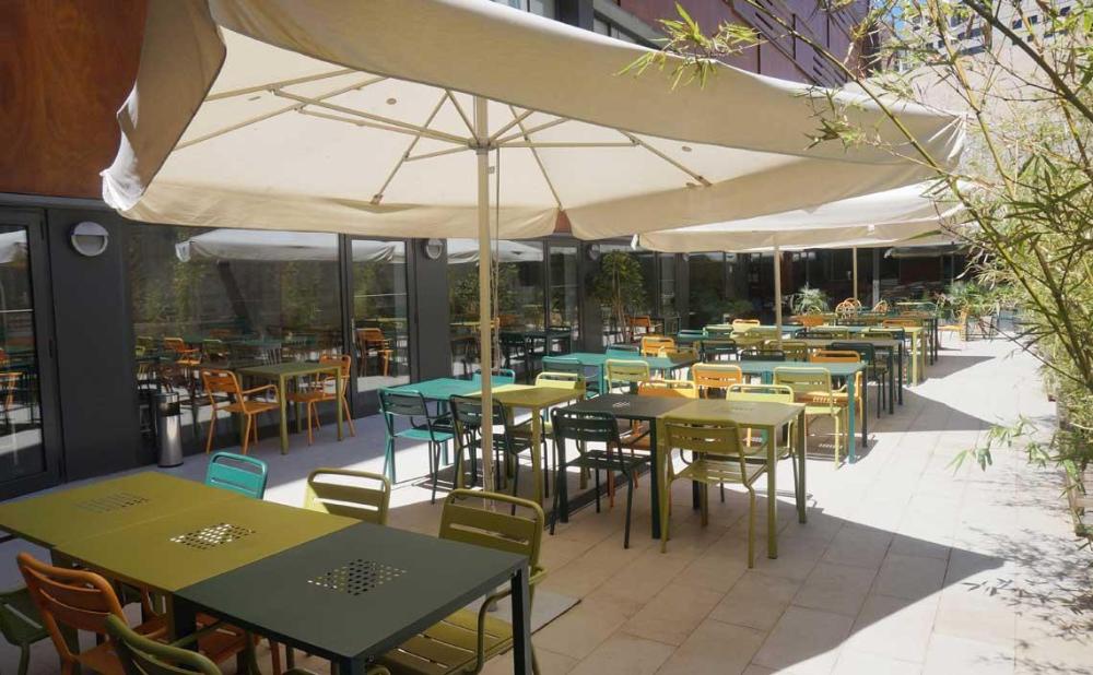 barcelona pere tarres youth hostel