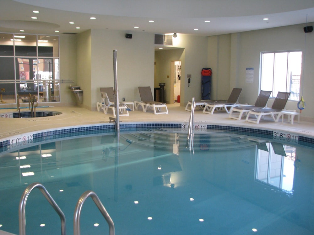 embassy suites newark airport