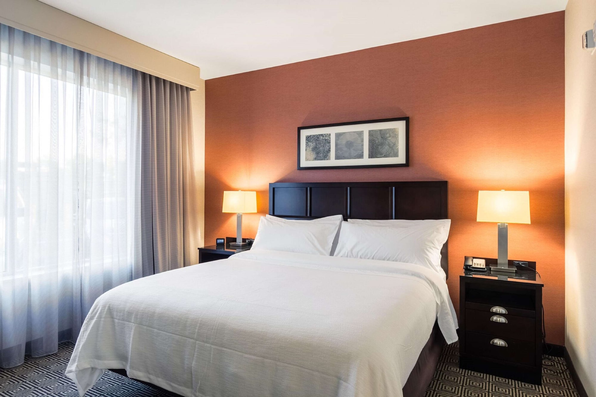 embassy suites newark airport