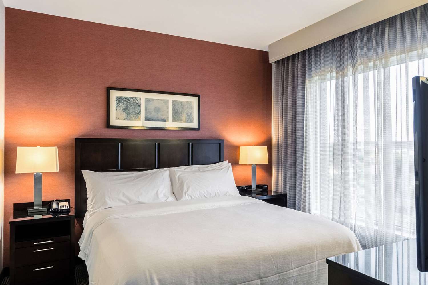 embassy suites newark airport
