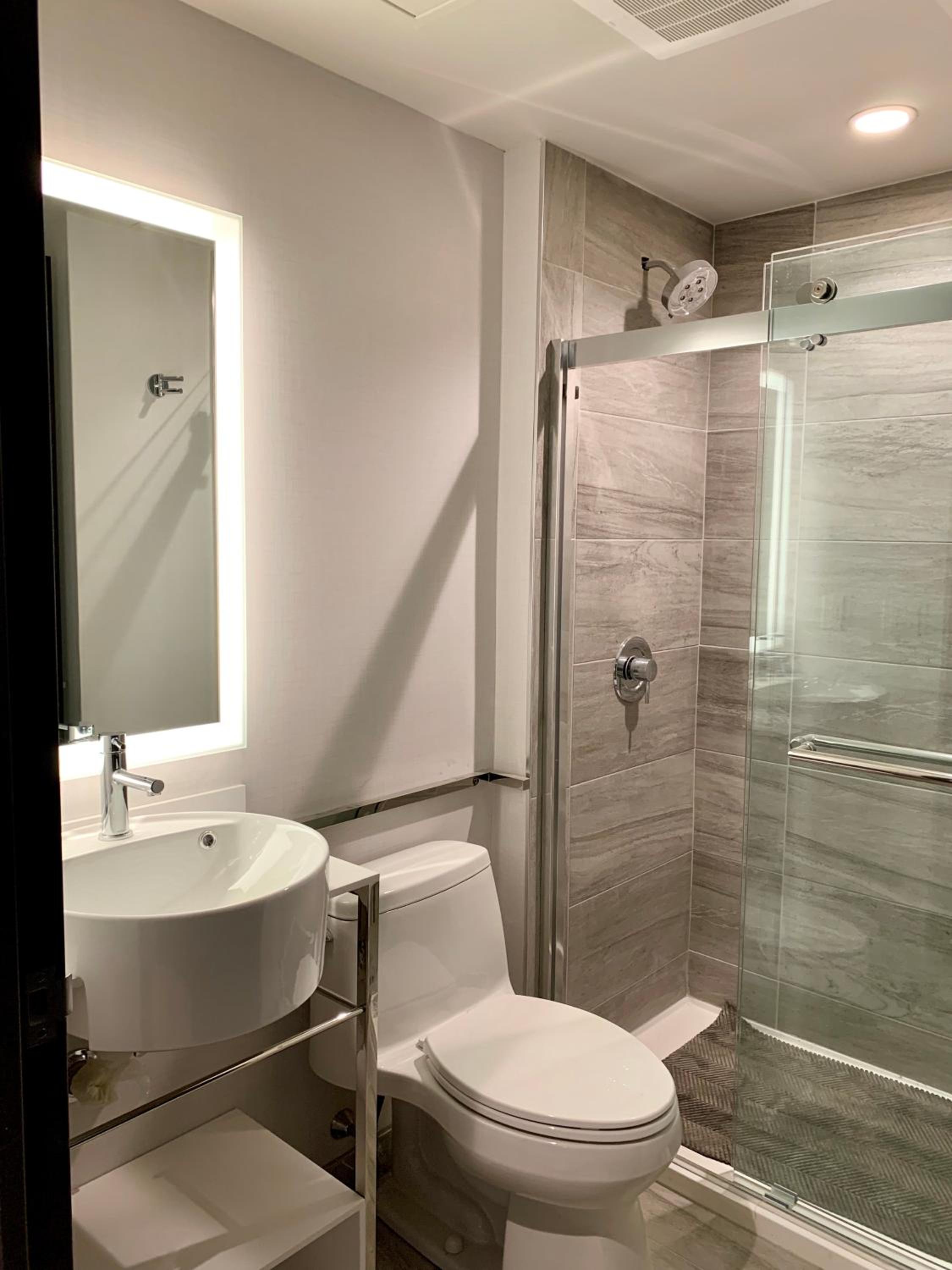 embassy suites newark airport