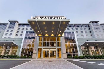 embassy suites newark airport