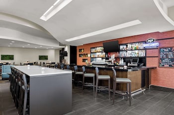 embassy suites newark airport