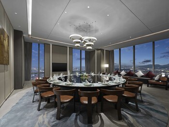 Hilton Zhuji,,3 star