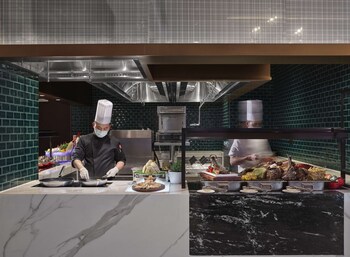 Hilton Zhuji,,3 star