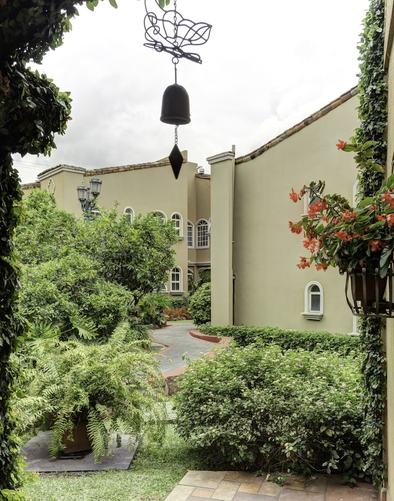 casa conde hotel and suites