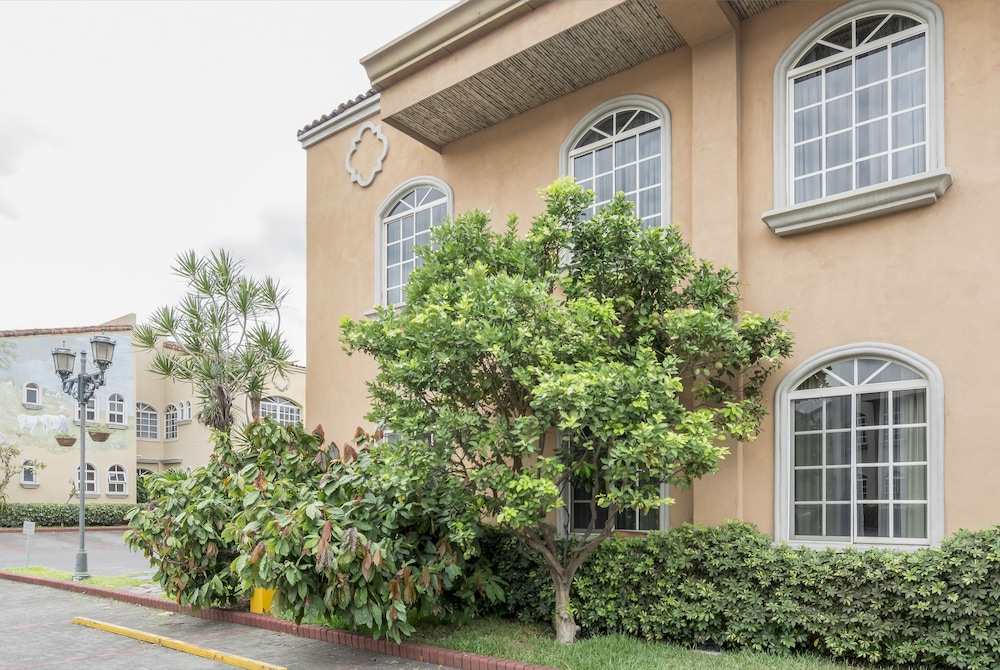 casa conde hotel and suites