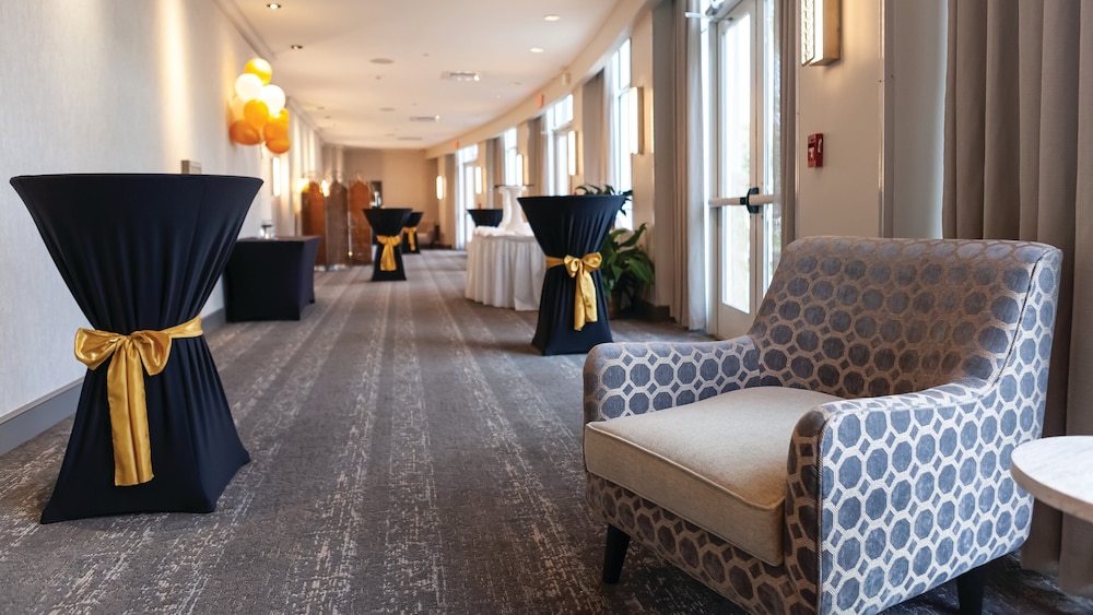 holiday inn hotel and suites orange park by ihg