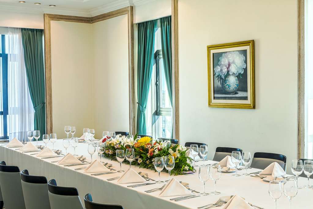 radisson montevideo victoria plaza hotel