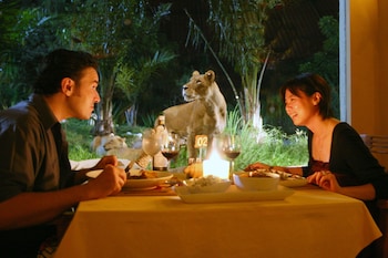 mara river safari lodge