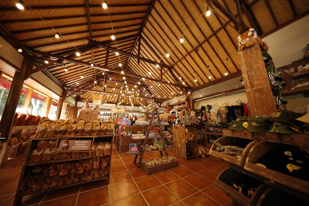 mara river safari lodge