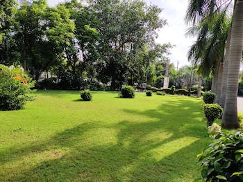 radisson hotel sector 29 gurugram