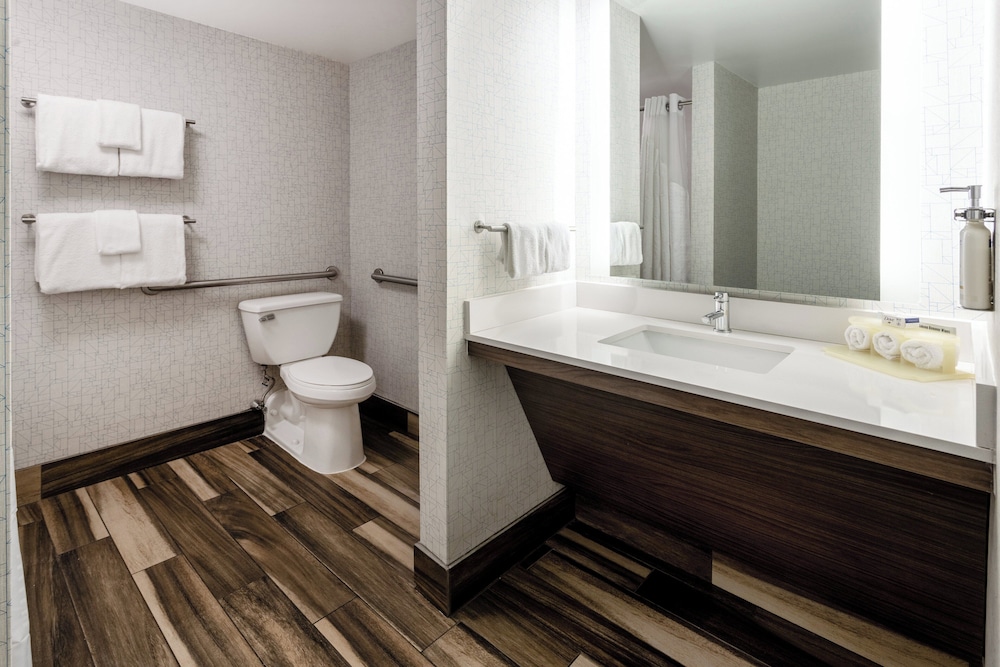 holiday inn express and suites ft washington philadelphia