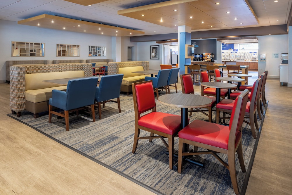 holiday inn express and suites ft washington philadelphia