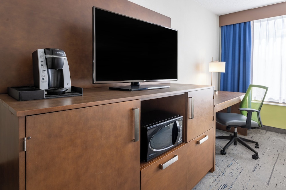 holiday inn express and suites ft washington philadelphia