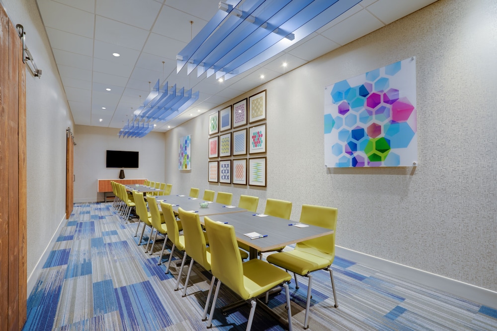 holiday inn express and suites ft washington philadelphia