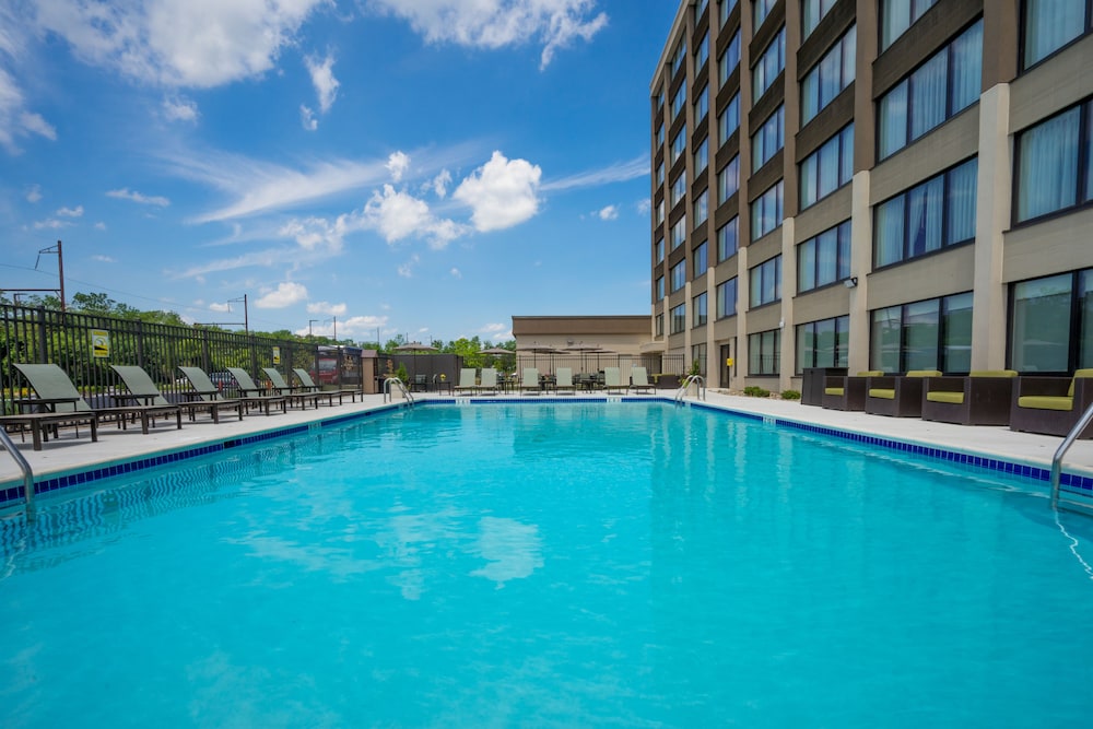 holiday inn express and suites ft washington philadelphia