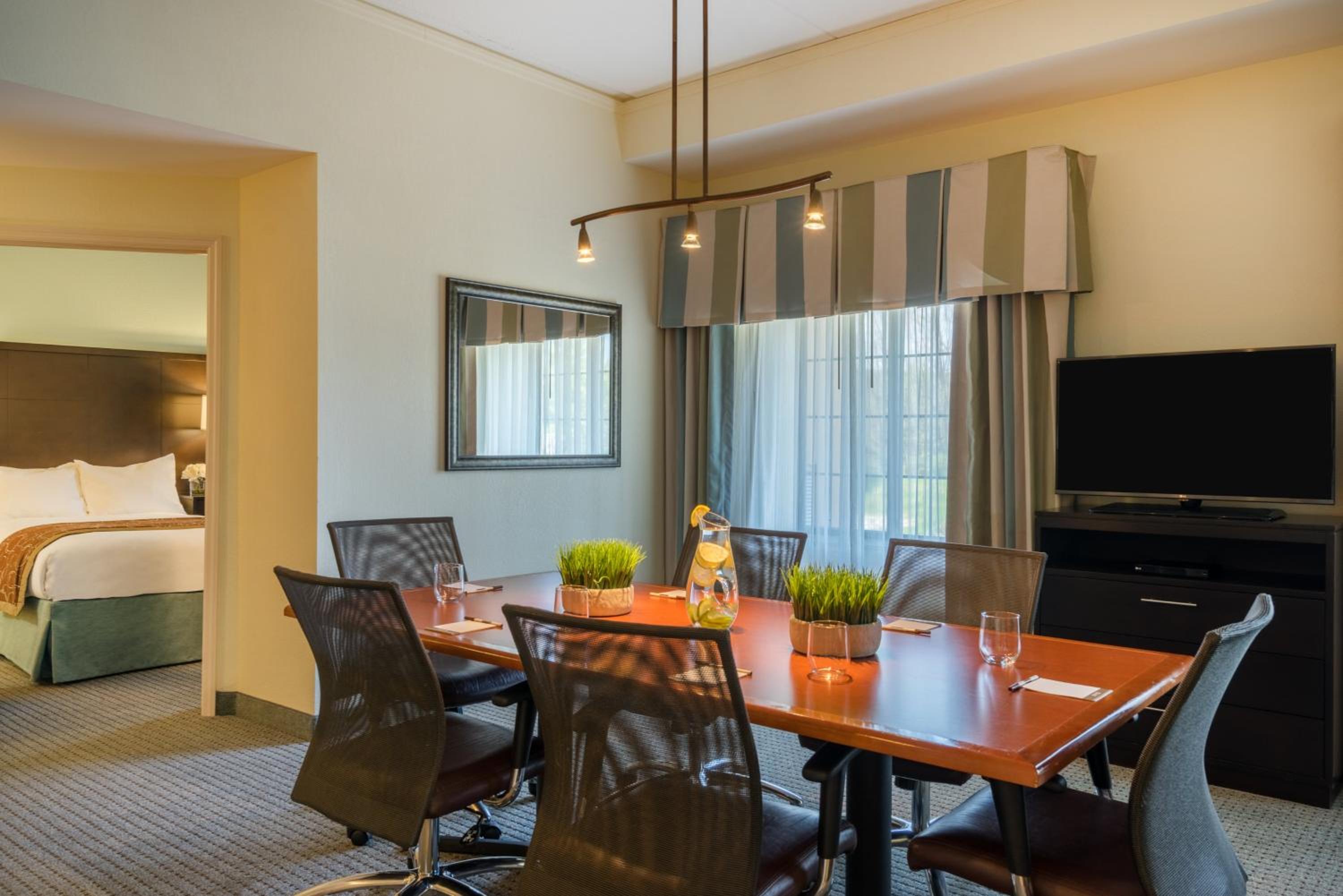 staybridge suites brandywine by ihg